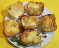 Сырники с манкой и изюмом в духовке - рецепт с фото