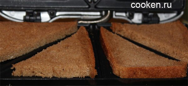 Отправляем хлеб в тостер