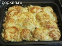 Мясо по-французски с помидорами и картошкой в духовке - рецепт с фото