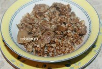Гречневая каша с грибами и куриными сердечками в горшочке - рецепт с фото
