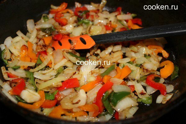 Обжарим овощи на сковородке