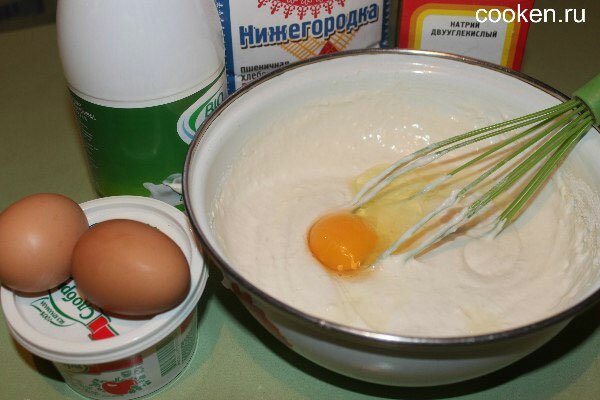 Добавим в тесто 3 яйца